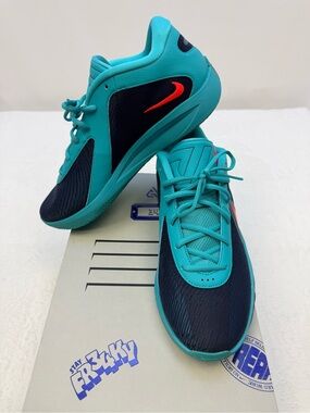 Nike Giannis Freak 6 Low-Top Sneakers Liam & Maverick FJ7792-300 size US 11